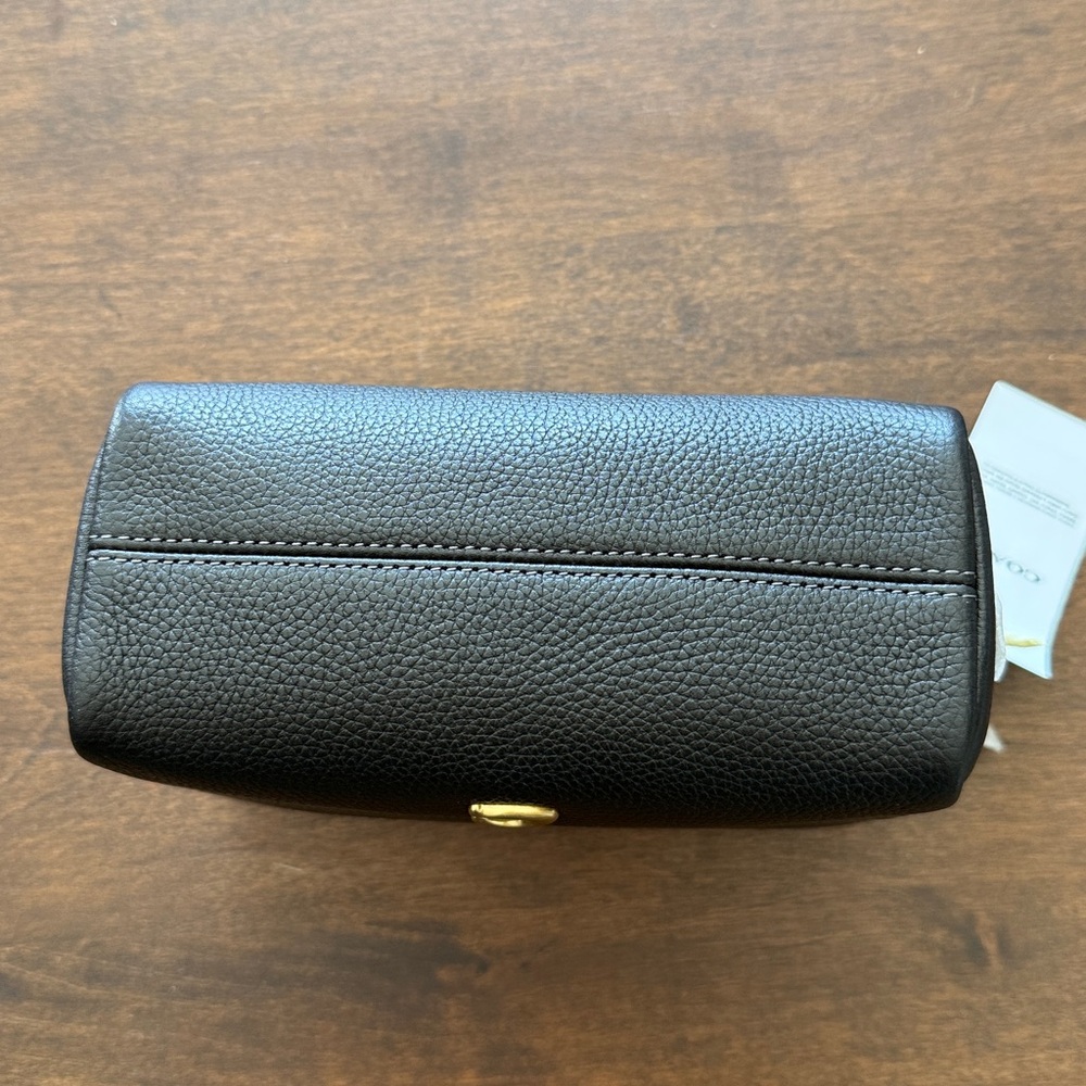 NWT Coach Essential Cosmetic Pouch Black Pebble Leather & Gold “C” - Picture 5 of 10
